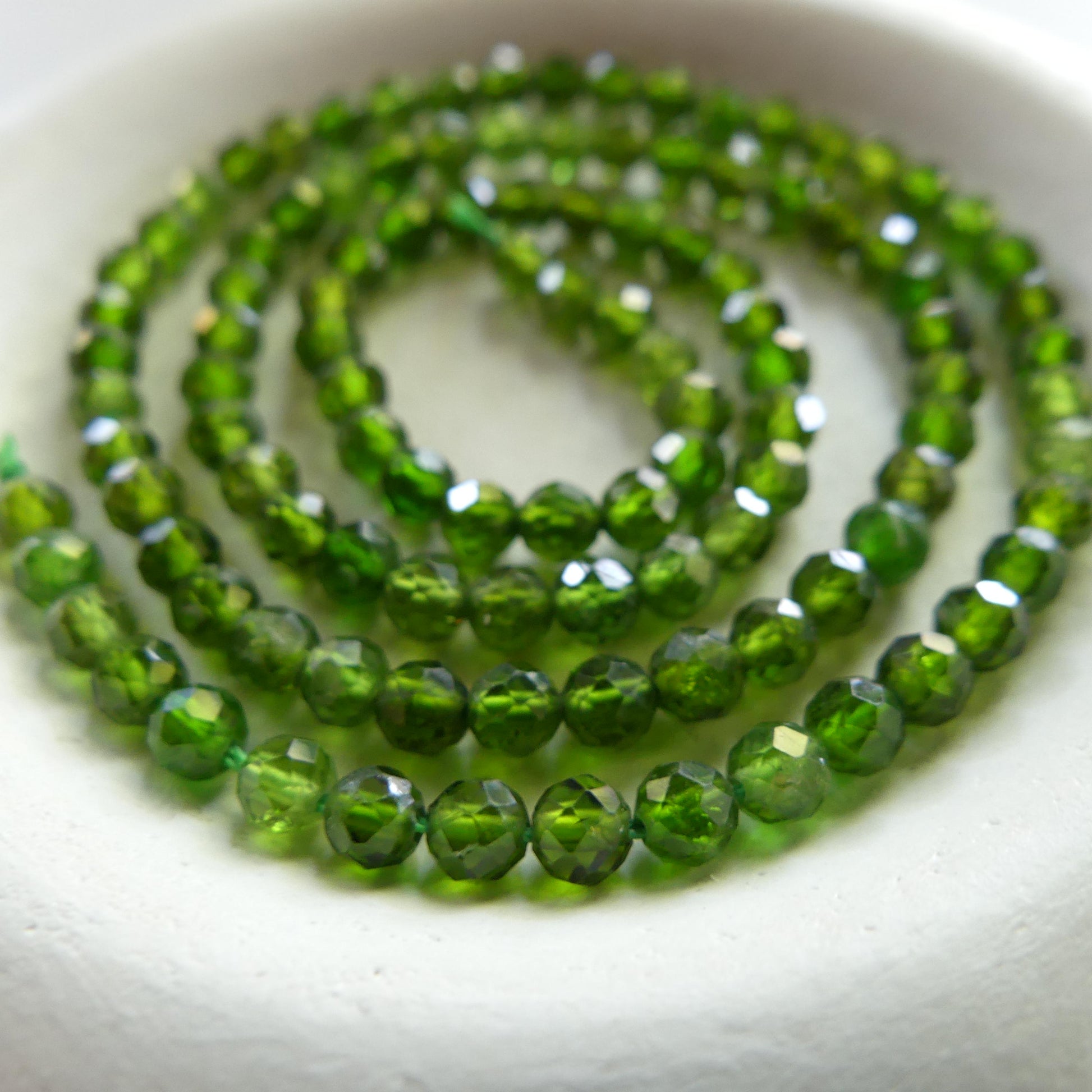 3mm 4mm AAA Chrome Diopside Beads 15" Genuine Round Small Emerald Green Crystal Beads Gemstone Beads for Jewelry Making Beading DIY Jewelry
