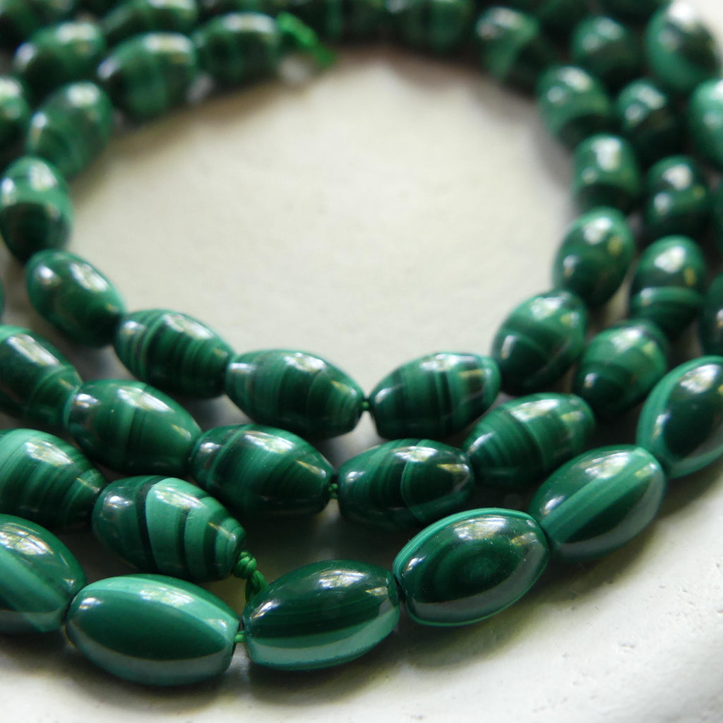 4x6mm Malachite Oval Beads Smooth 15" Vivid Green Malachite Gemstone Beads for Jewelry Making Beading Gift Crafter DIY Necklace