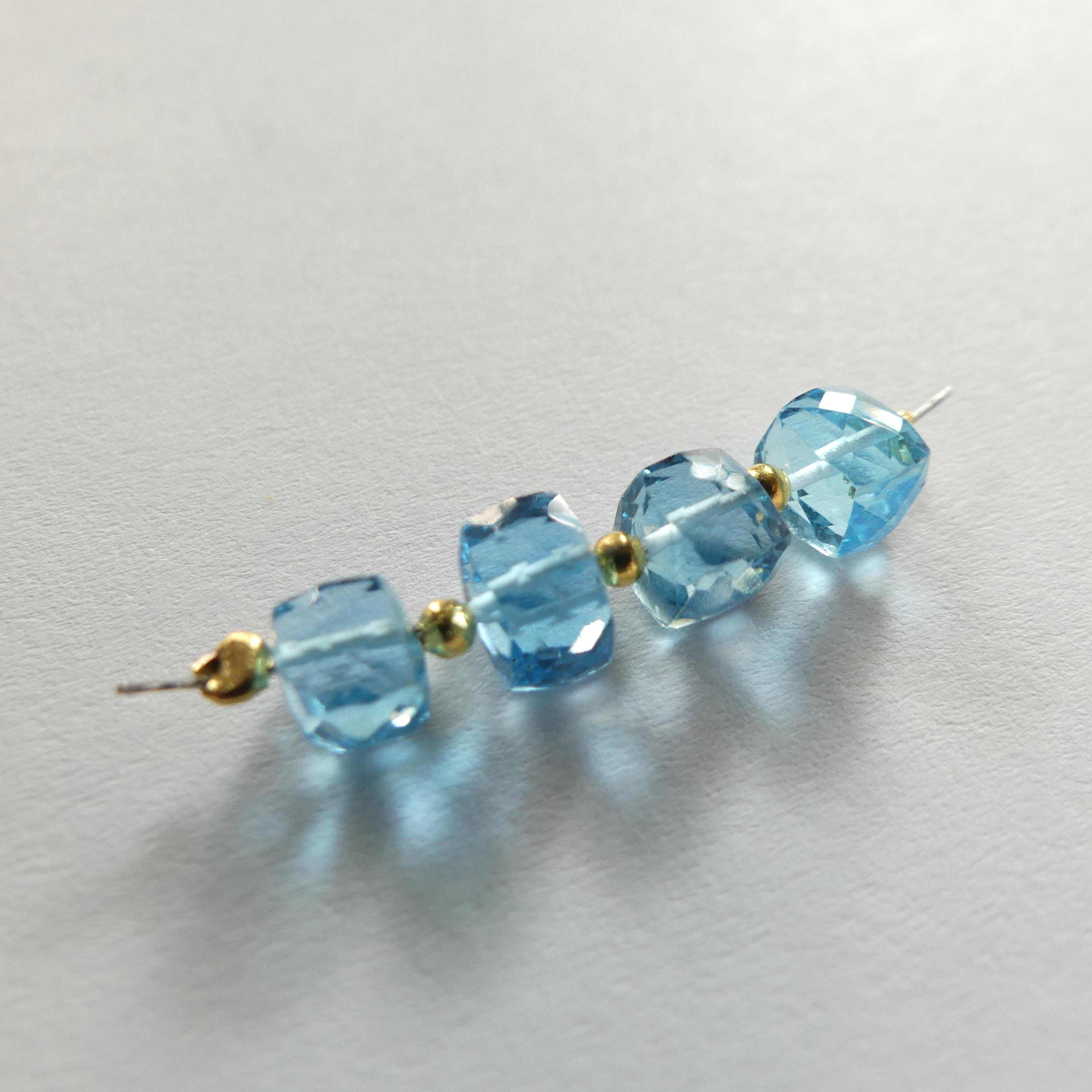 AAA Swiss Blue Topaz Beads Cube Faceted Nuggets Transparent Sparkly Gemstone Beads for Jewelry Making Earrings Pendants December Birthstone